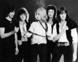 Ecouter la chanson Tom Petty Free falling de playlist Meilleures ballades de rock des années 70 et 80 gratuitement.