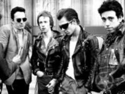 Ecouter la chanson The Clash London calling de playlist Musiques cultes des années 70 gratuitement.