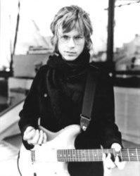 Ecouter la chanson Beck Girl dreams de playlist Musique de Noel gratuitement.