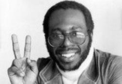 Outre la Midnattsol musique vous pouvez écouter gratuite en ligne les chansons de Curtis Mayfield.