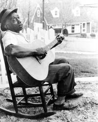 Mississippi John Hurt Pryaing On The Old Camp Ground écouter gratuit en ligne.