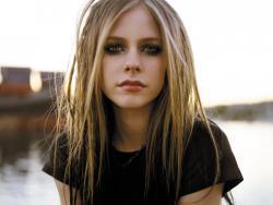 Avril Lavigne Bite Me écouter gratuit en ligne.