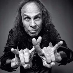 Outre la Rainhard Fendrich musique vous pouvez écouter gratuite en ligne les chansons de Ronnie James Dio.